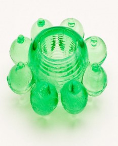 Тянущееся зеленое кольцо с массажными шариками