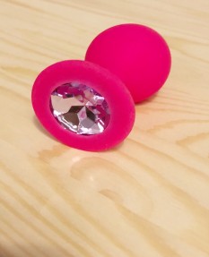 Пробка силиконовая розовая с фиолетовым стразом Medium
