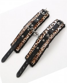 Леопардовые наручники с меховой подкладкой золотистого окраса